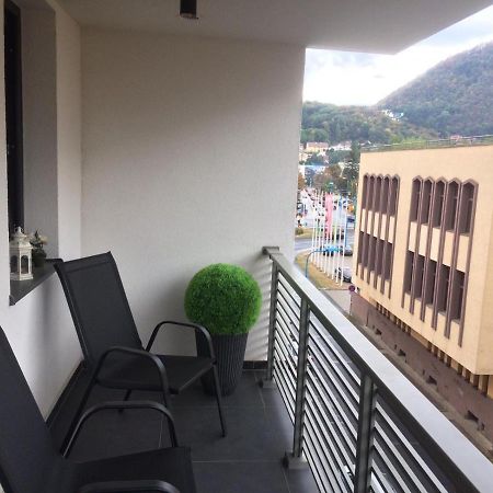 Flori De Iulie Apartamente Брашов Экстерьер фото