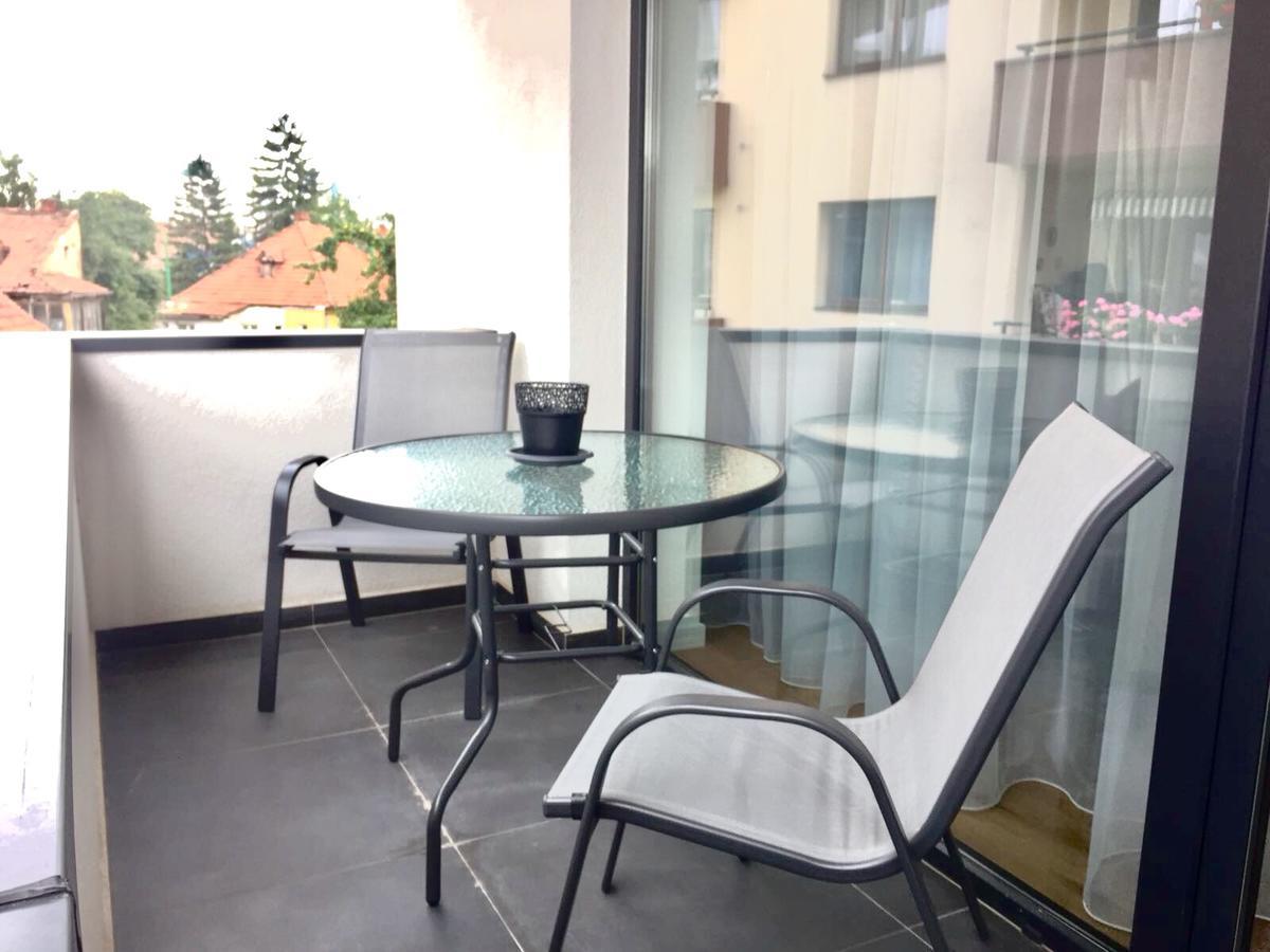 Flori De Iulie Apartamente Брашов Экстерьер фото