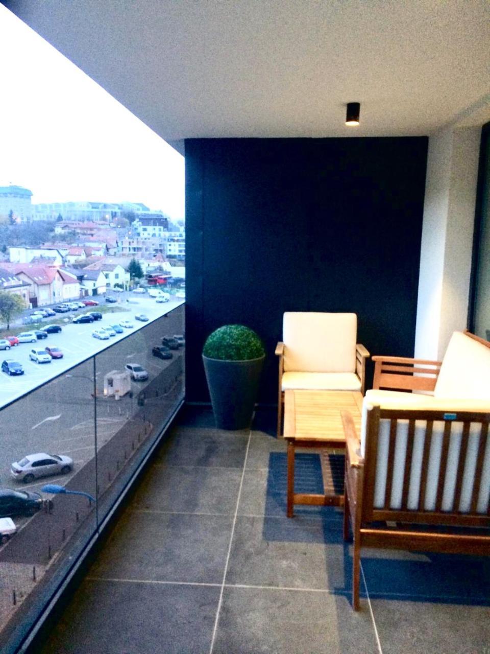 Flori De Iulie Apartamente Брашов Экстерьер фото