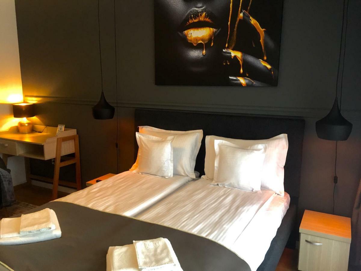 Flori De Iulie Apartamente Брашов Экстерьер фото
