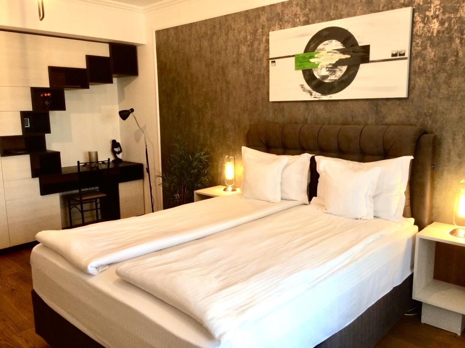 Flori De Iulie Apartamente Брашов Экстерьер фото