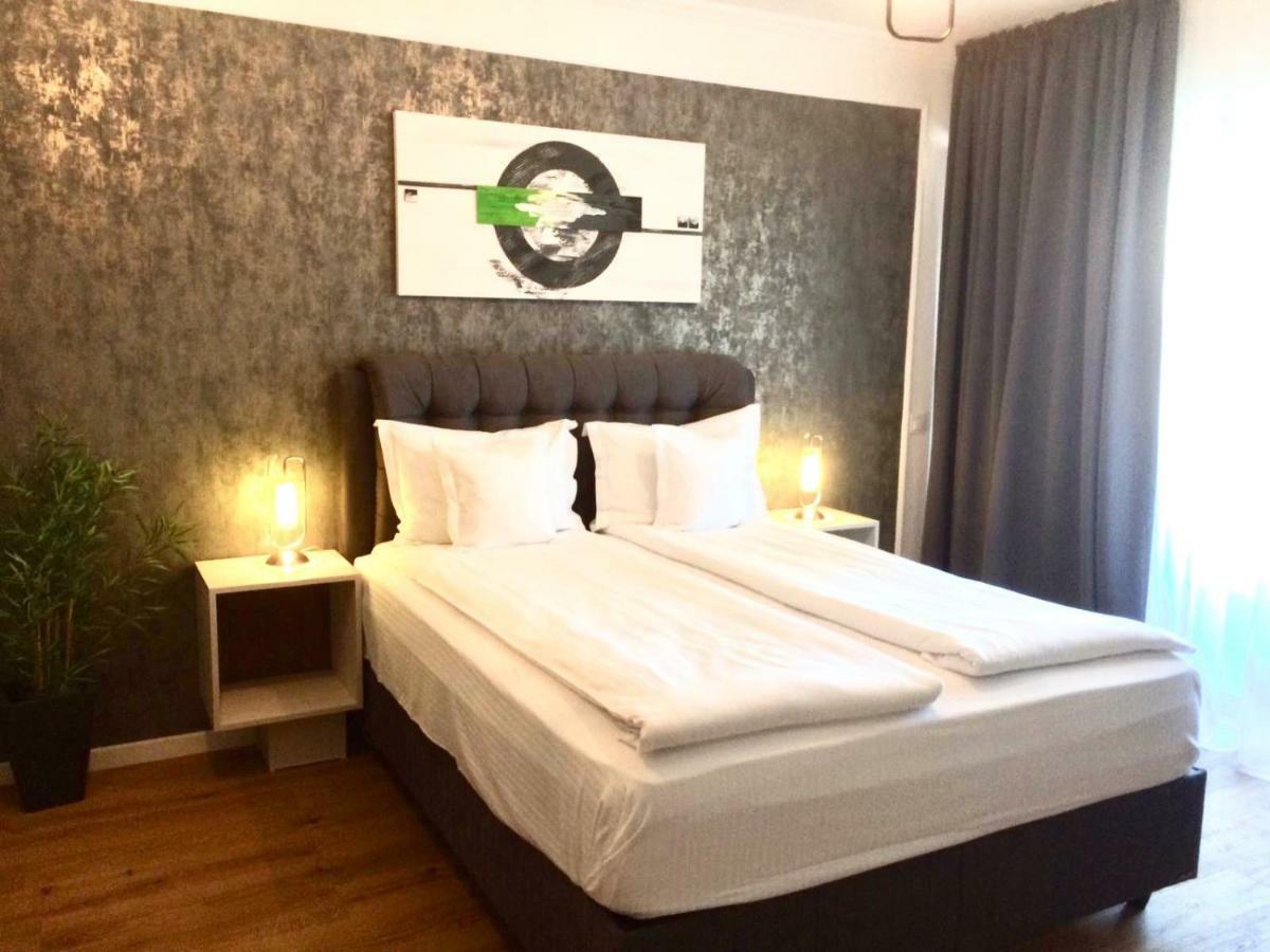 Flori De Iulie Apartamente Брашов Экстерьер фото