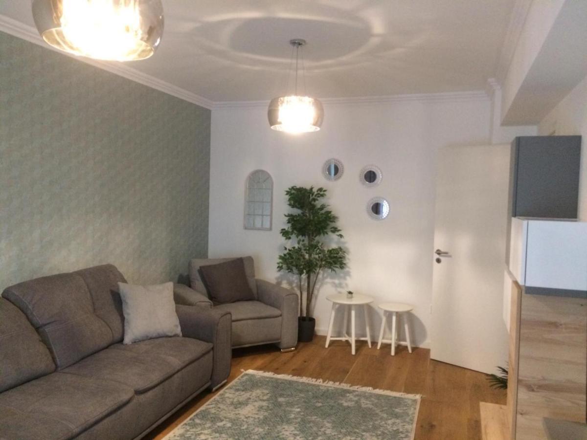 Flori De Iulie Apartamente Брашов Экстерьер фото