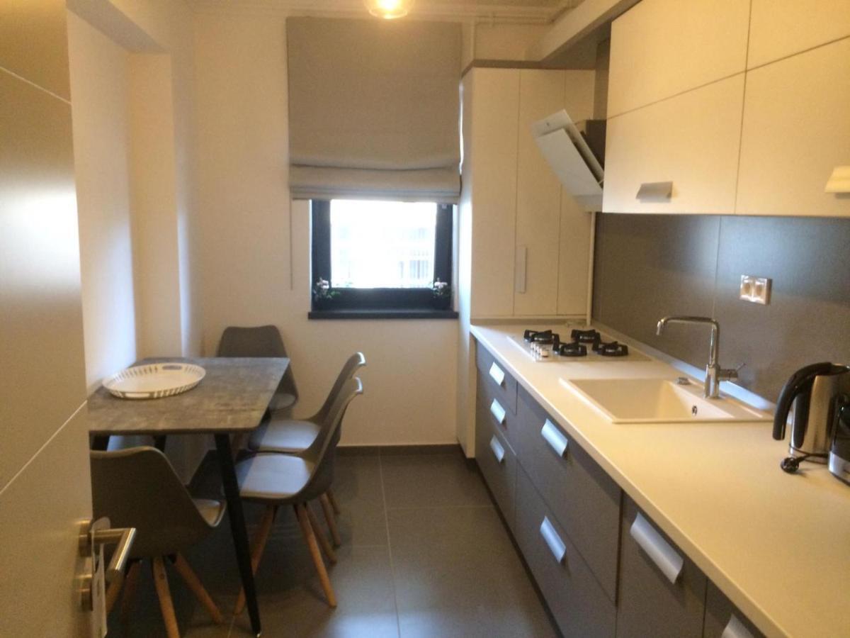 Flori De Iulie Apartamente Брашов Экстерьер фото
