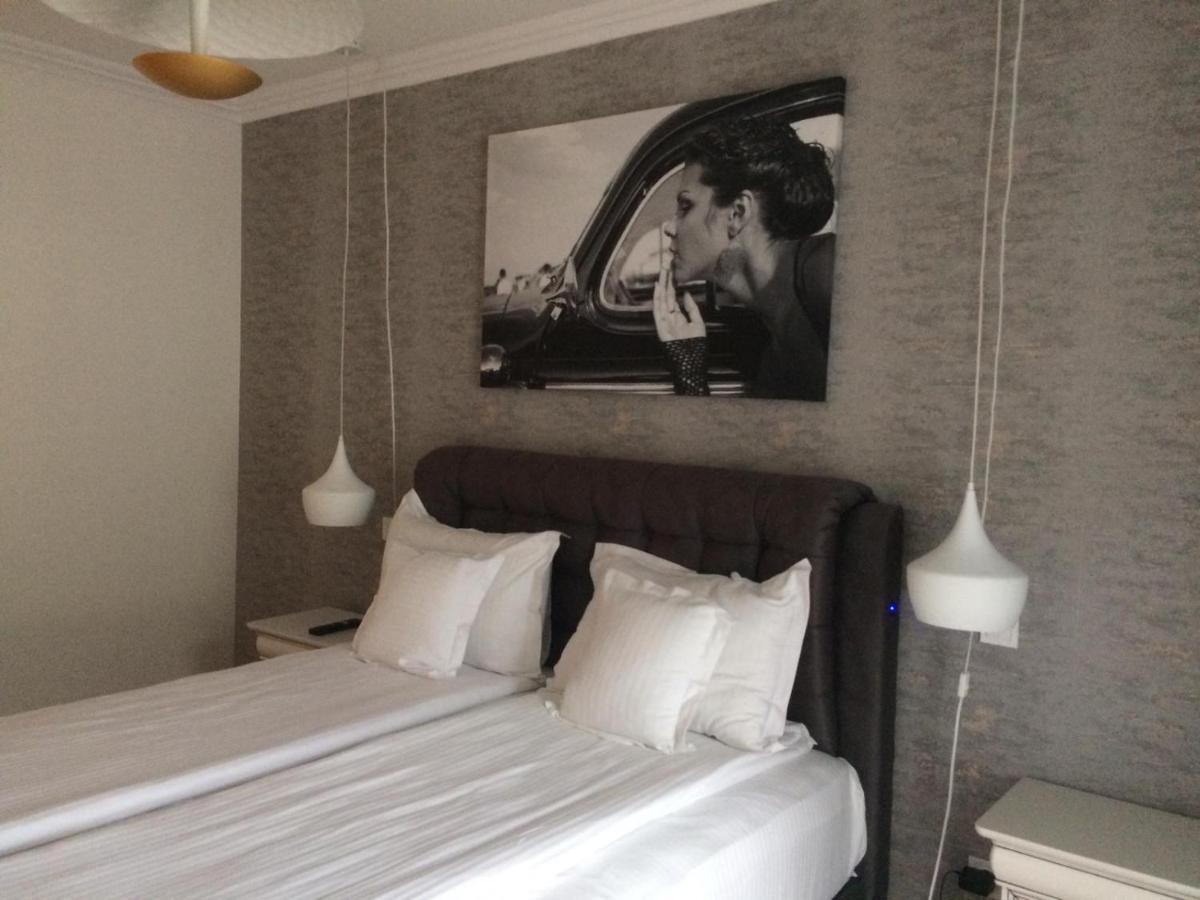 Flori De Iulie Apartamente Брашов Экстерьер фото