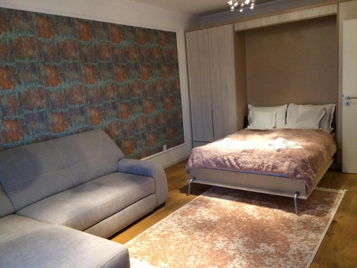 Flori De Iulie Apartamente Брашов Экстерьер фото