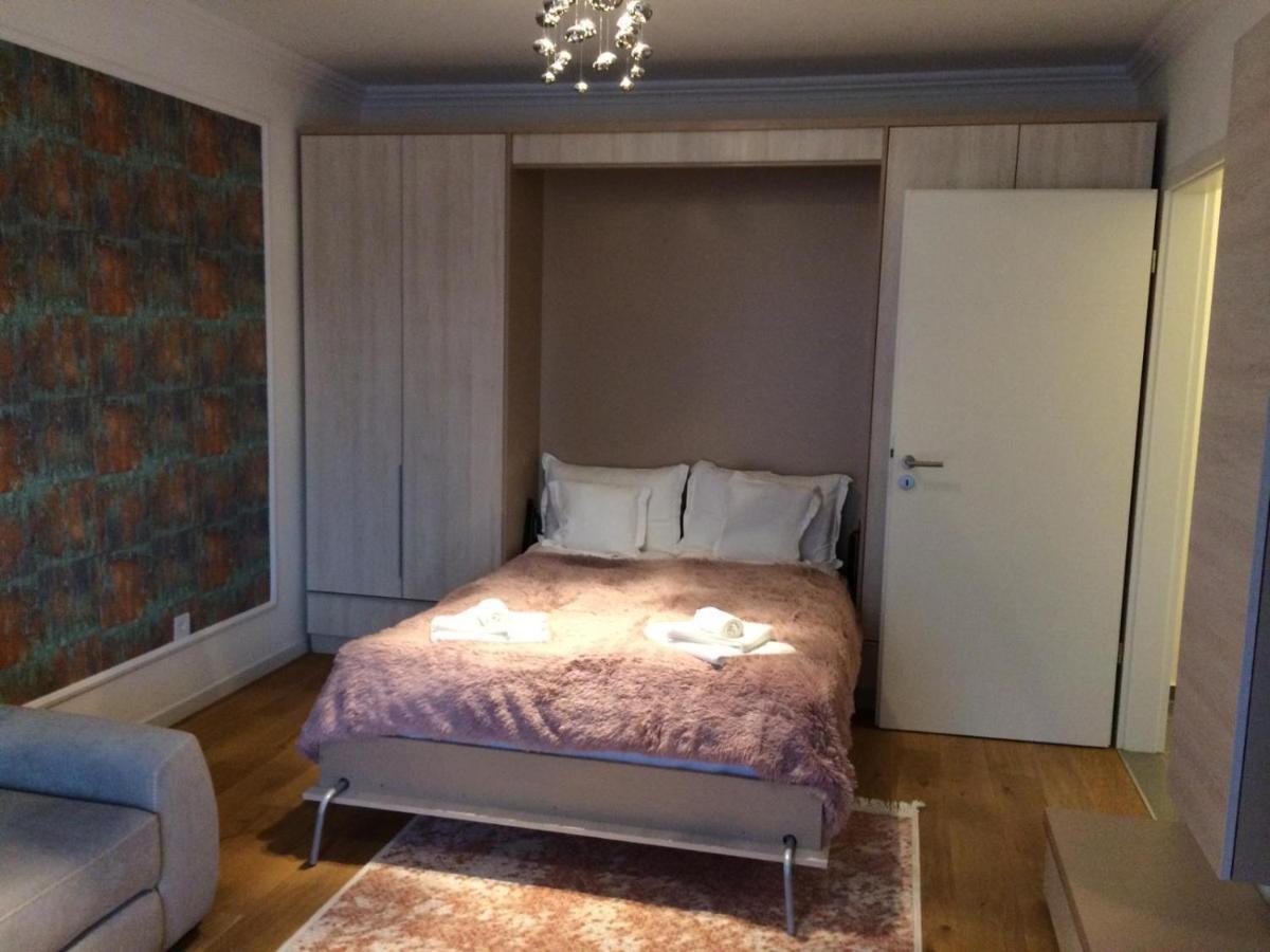 Flori De Iulie Apartamente Брашов Экстерьер фото