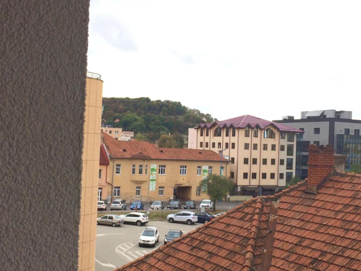 Flori De Iulie Apartamente Брашов Экстерьер фото
