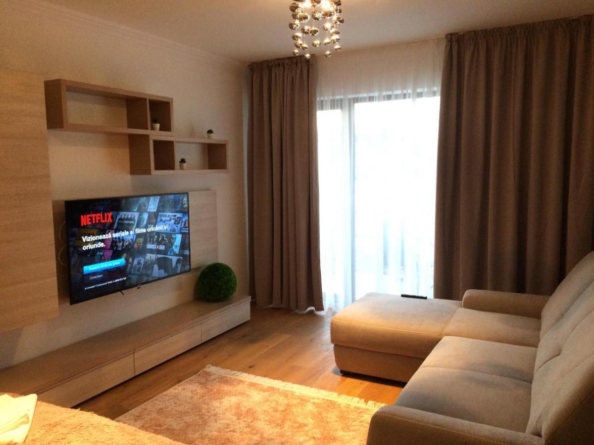 Flori De Iulie Apartamente Брашов Экстерьер фото